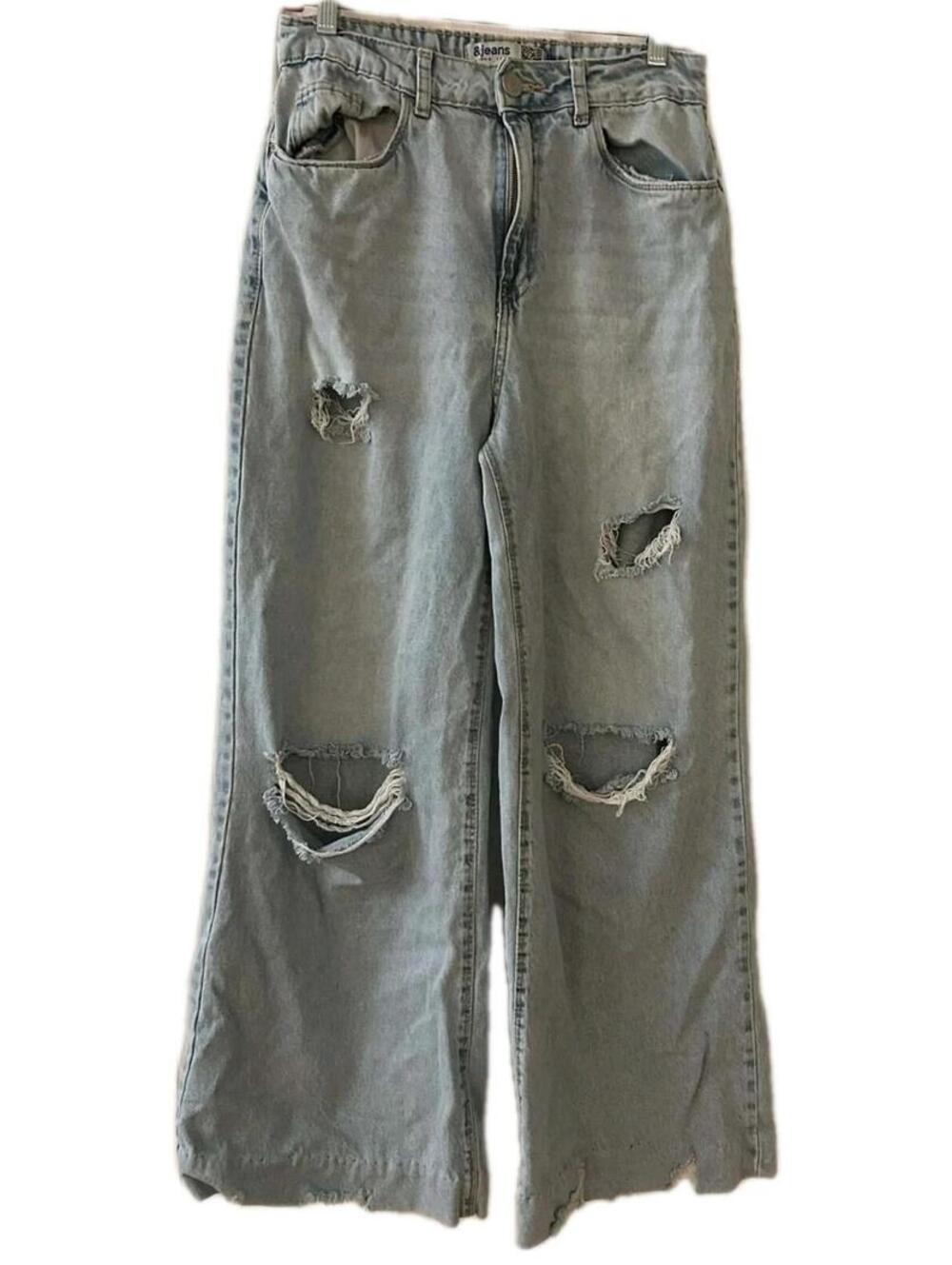 8jeans Women’s Brazil size 40, US 14-16 Y2K Distressed Wide Leg Light Blue Denim